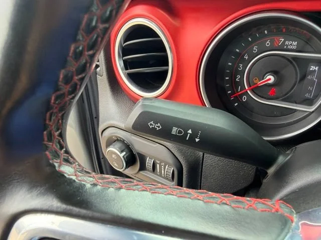 Used 2020  Jeep Rubicon image 20
