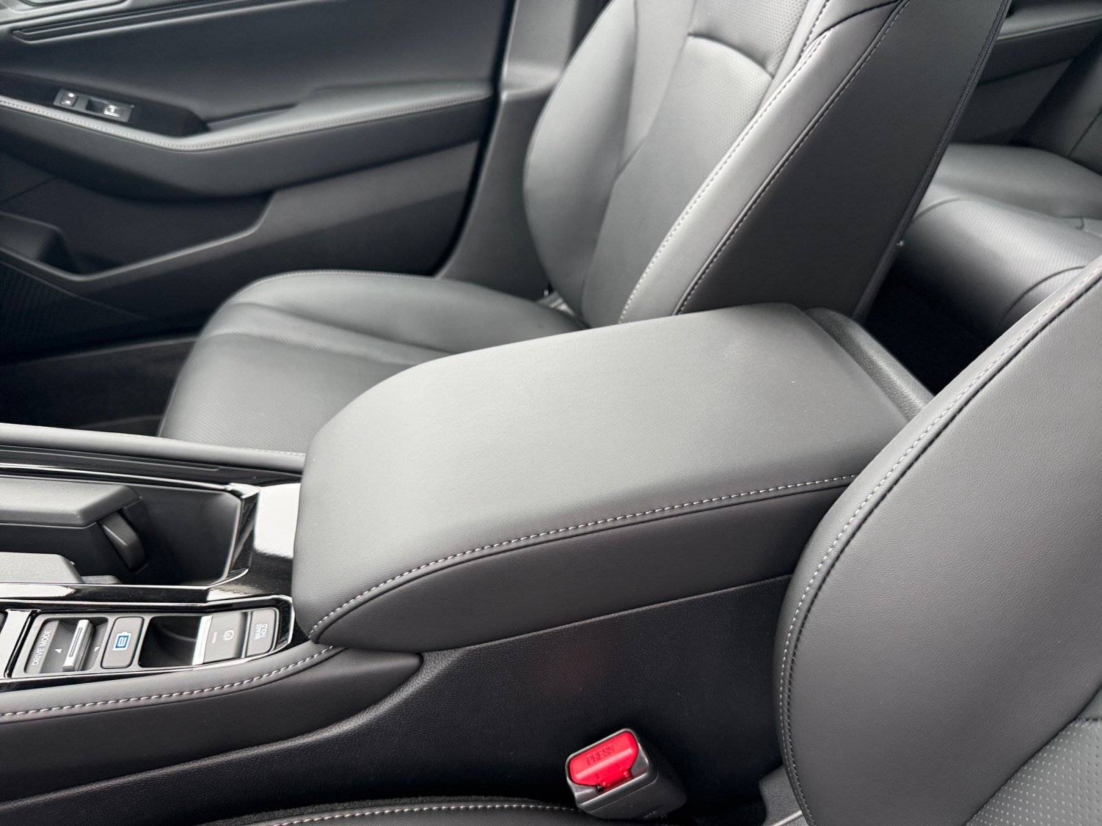 New 2026 Urban Gray Pearl Honda Touring image 14