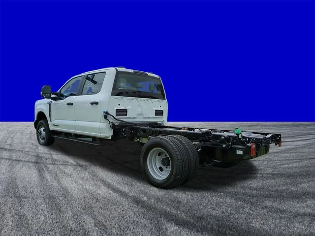 2026 Ford F-350 Super Duty Chassis Cab XL - Photo 6
