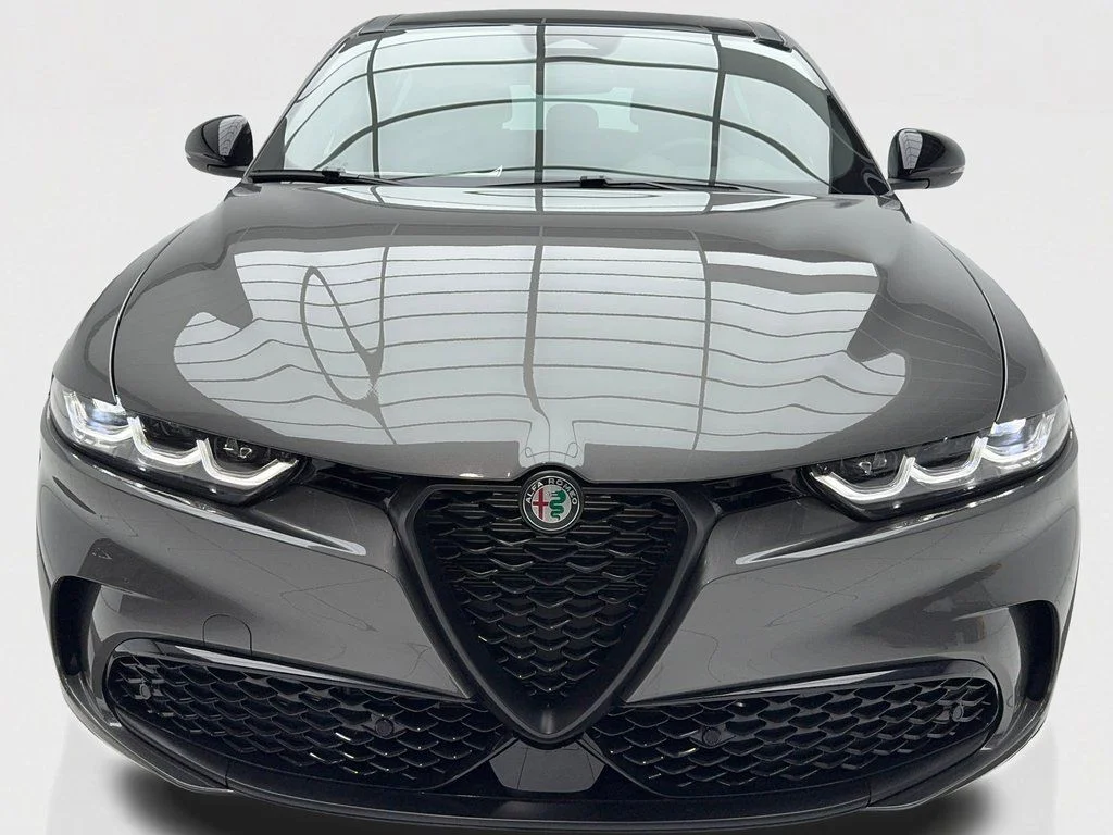 New 2025 Silver Alfa Romeo Base image 4