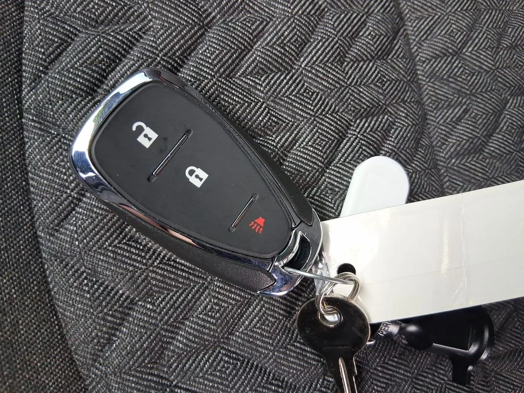 Used 2022 White Chevrolet LT image 13