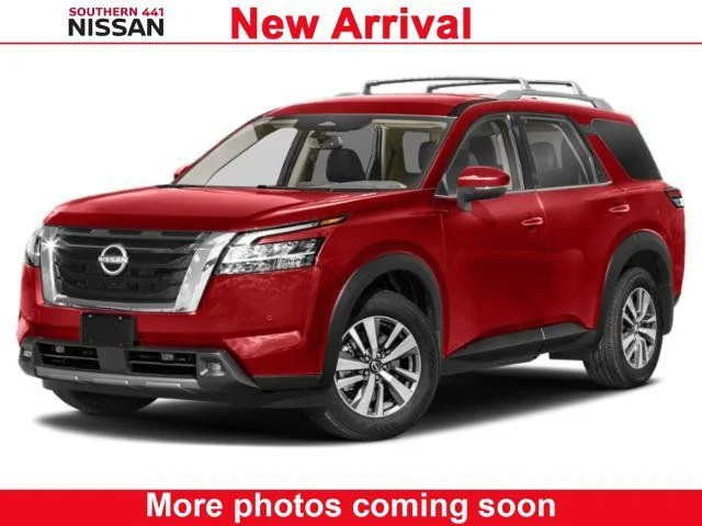2023 Nissan Pathfinder SL 4WD's photo