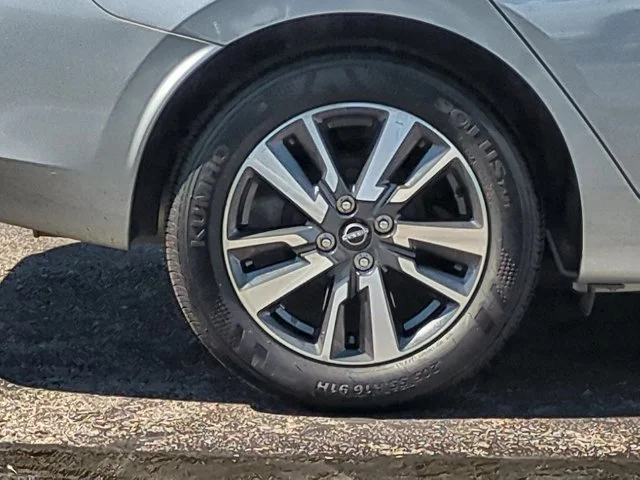 2025 Nissan Versa Sedan SV - Photo 32