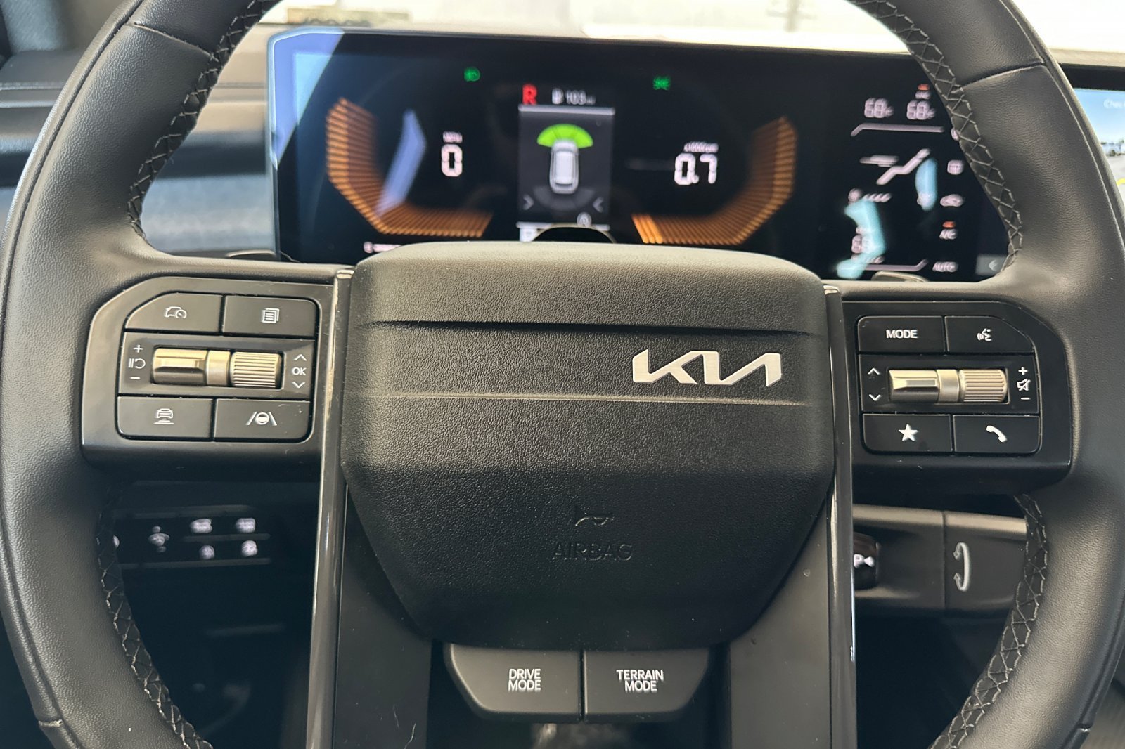 Used 2027 Black Kia S image 27