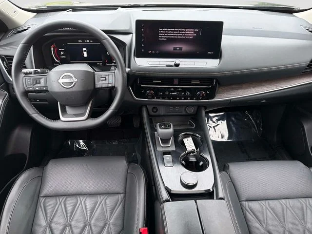 Used 2026 Black Nissan Platinum image 15