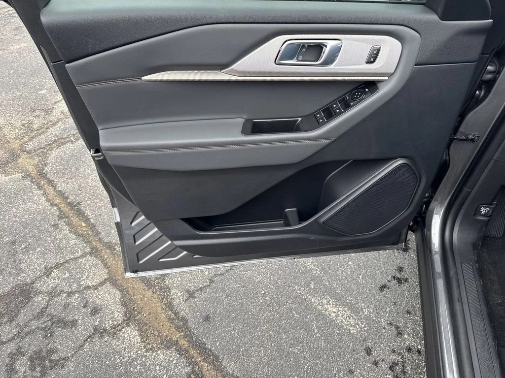 New 2026 Gray Ford Active image 10