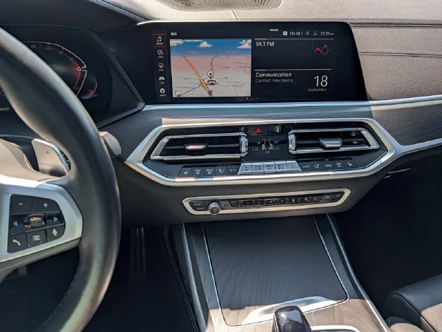 Used 2022 Black BMW xDrive40i image 17