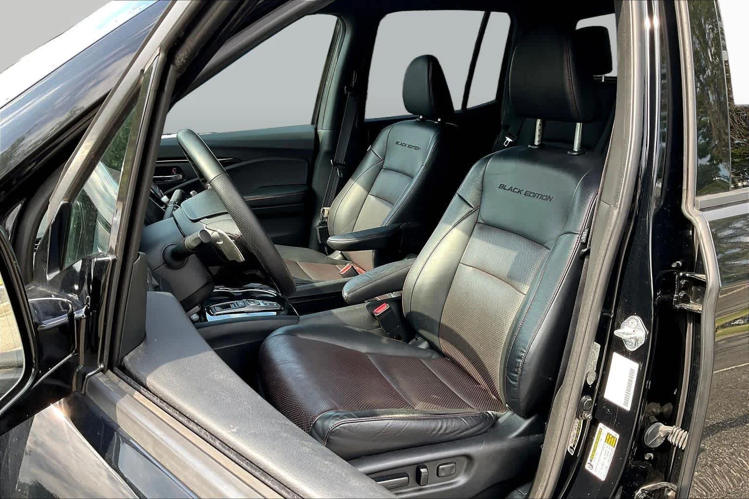 Used 2022 Crystal Black Pearl Honda Black Edition image 8