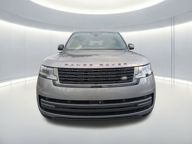 Used 2025 Eiger Grey Metallic Land Rover SE image 8