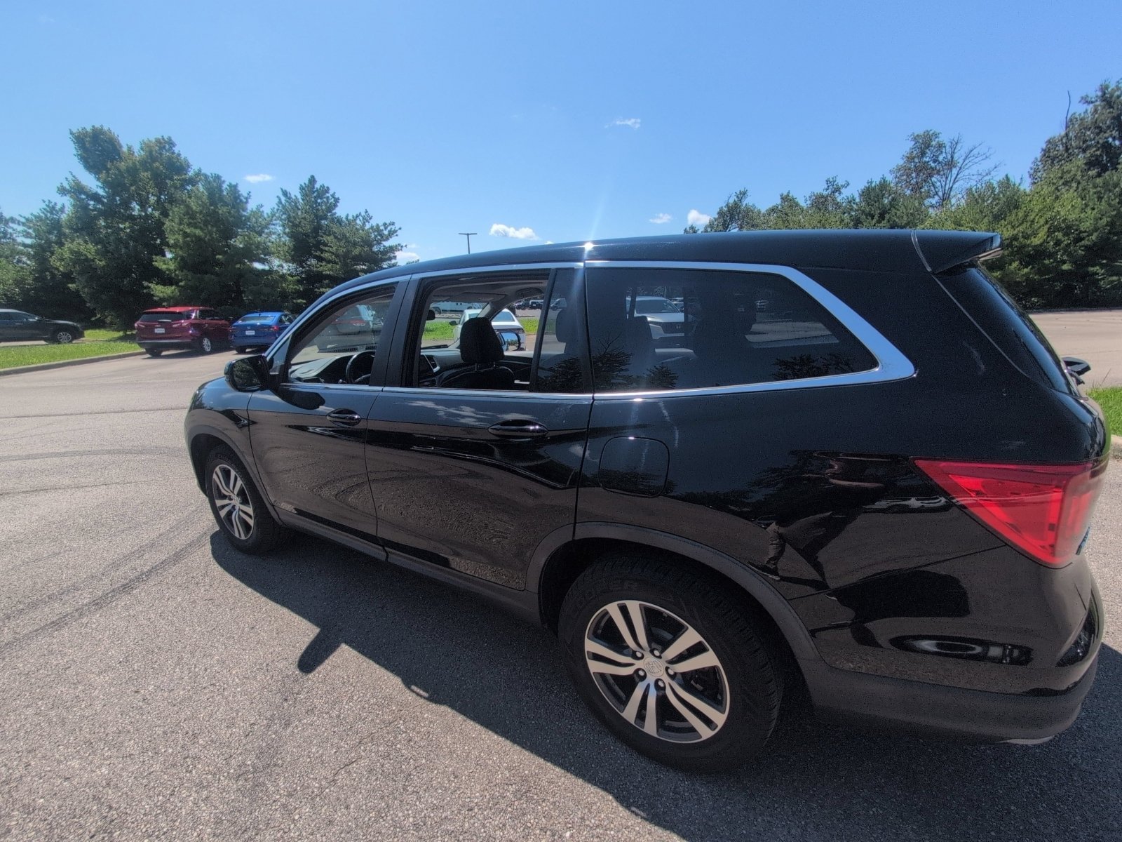 Used 2018 Crystal Black Pearl Honda EX-L image 23