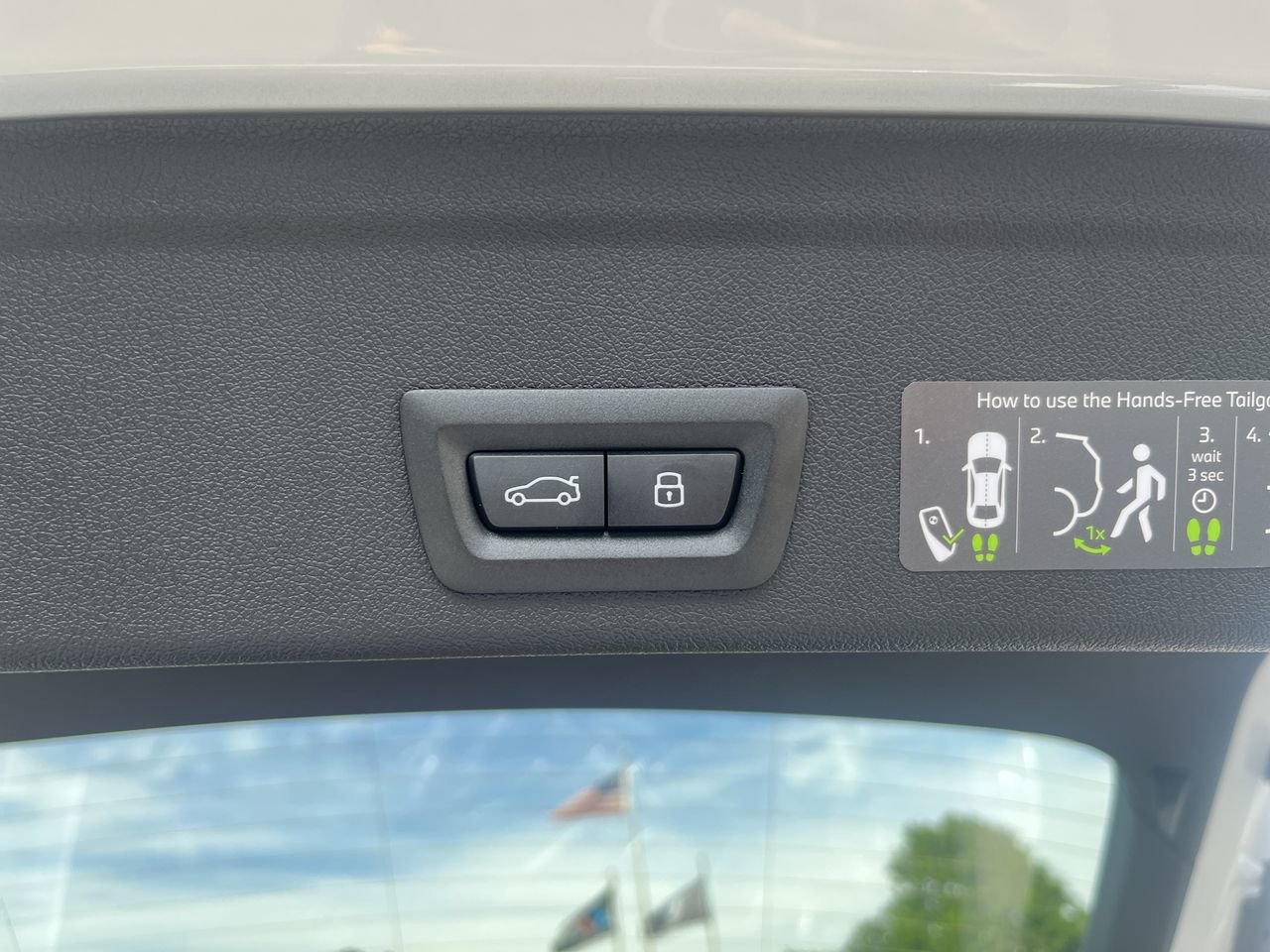 New 2027 Mineral White Metallic BMW xDrive40i image 35