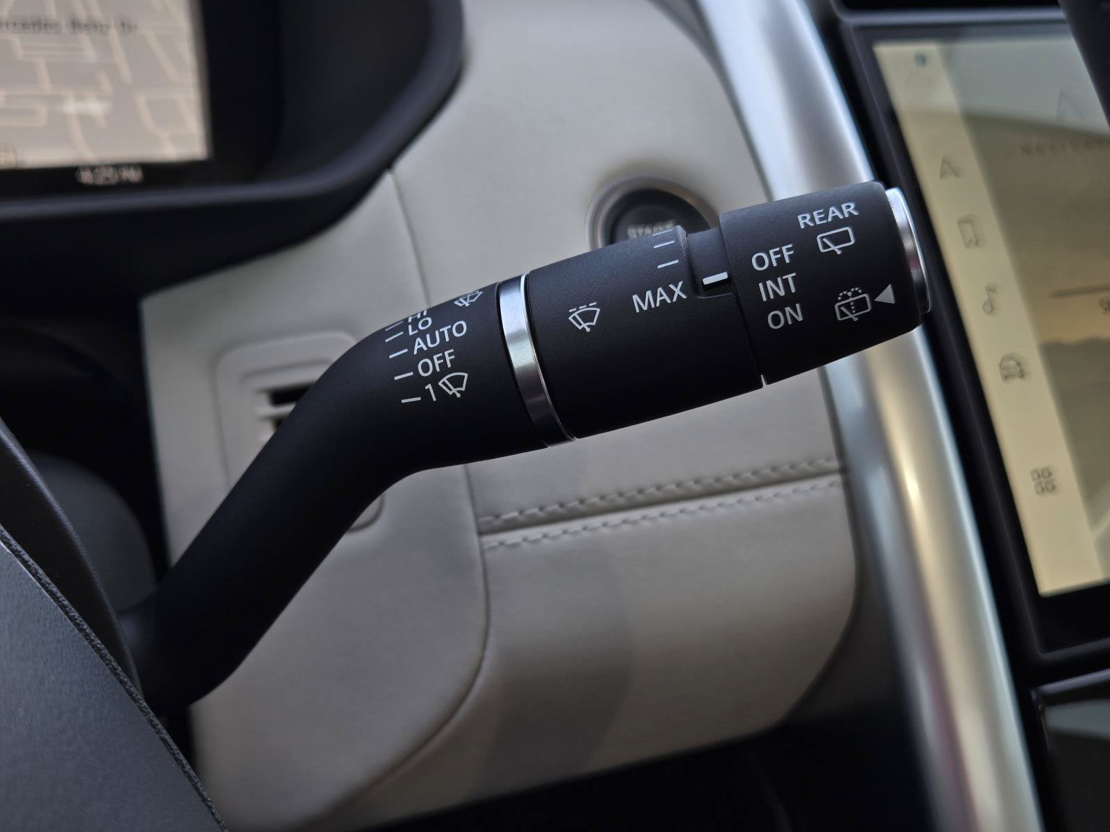 Used 2025 Fuji White Land Rover S image 33