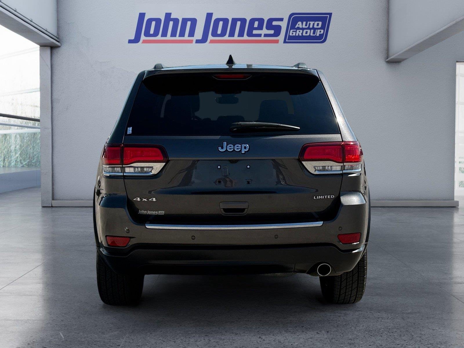 Used 2020 Diamond Black Crystal Pearlcoat Jeep Limited image 6