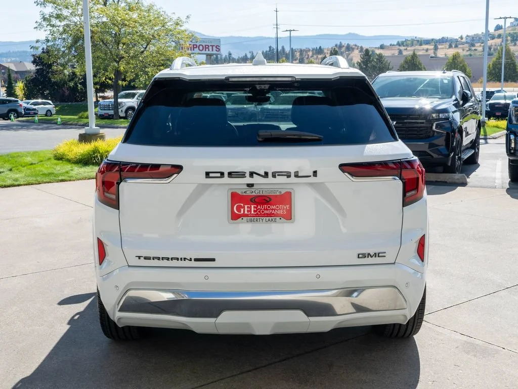 2026 GMC Terrain Denali - Photo 6