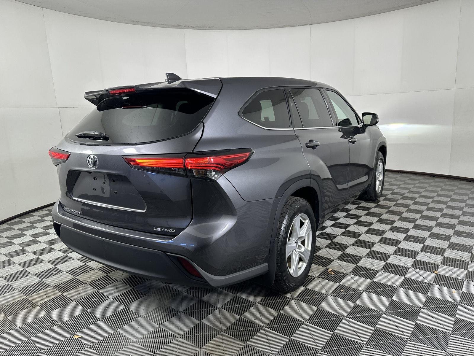 Used 2021 Magnetic Gray Metallic Toyota LE image 14