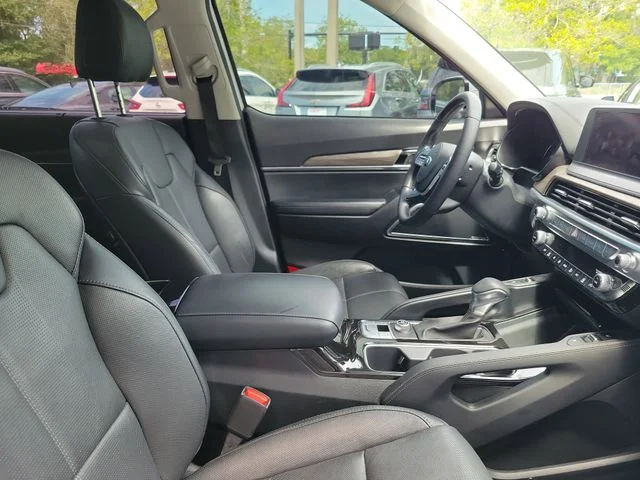 Used 2021 White Kia SX image 37