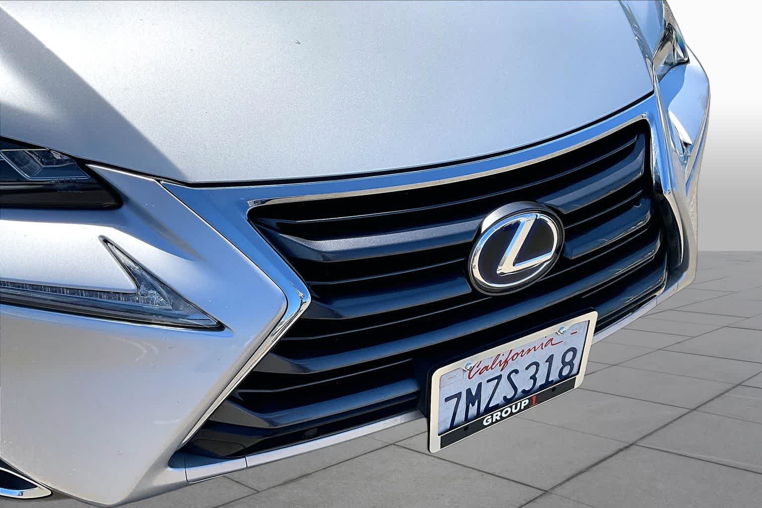 Used 2015 Silver Lining Metallic Lexus  image 29