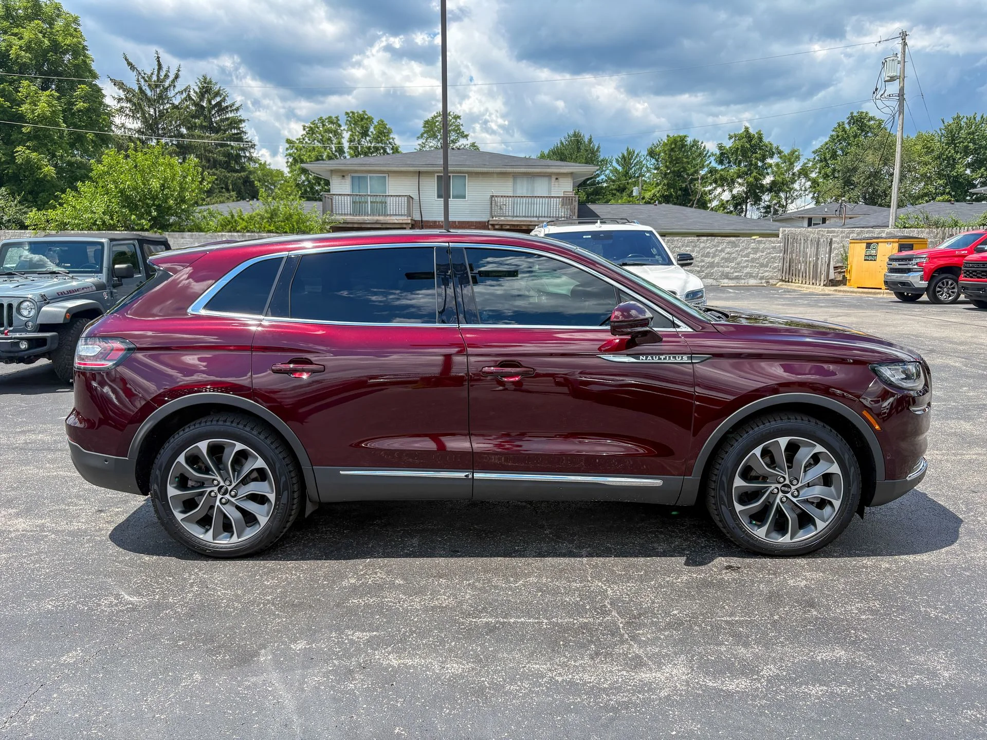 Used 2022 Red Lincoln Reserve image 20