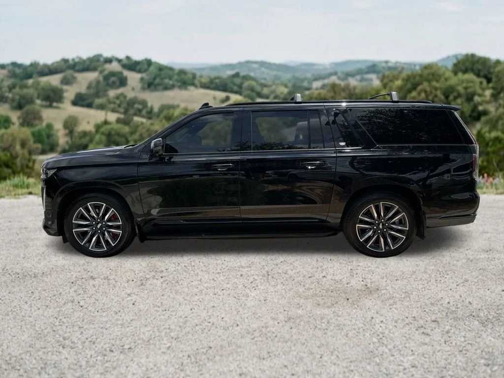 Used 2023 Black Raven Cadillac Sport Platinum image 5