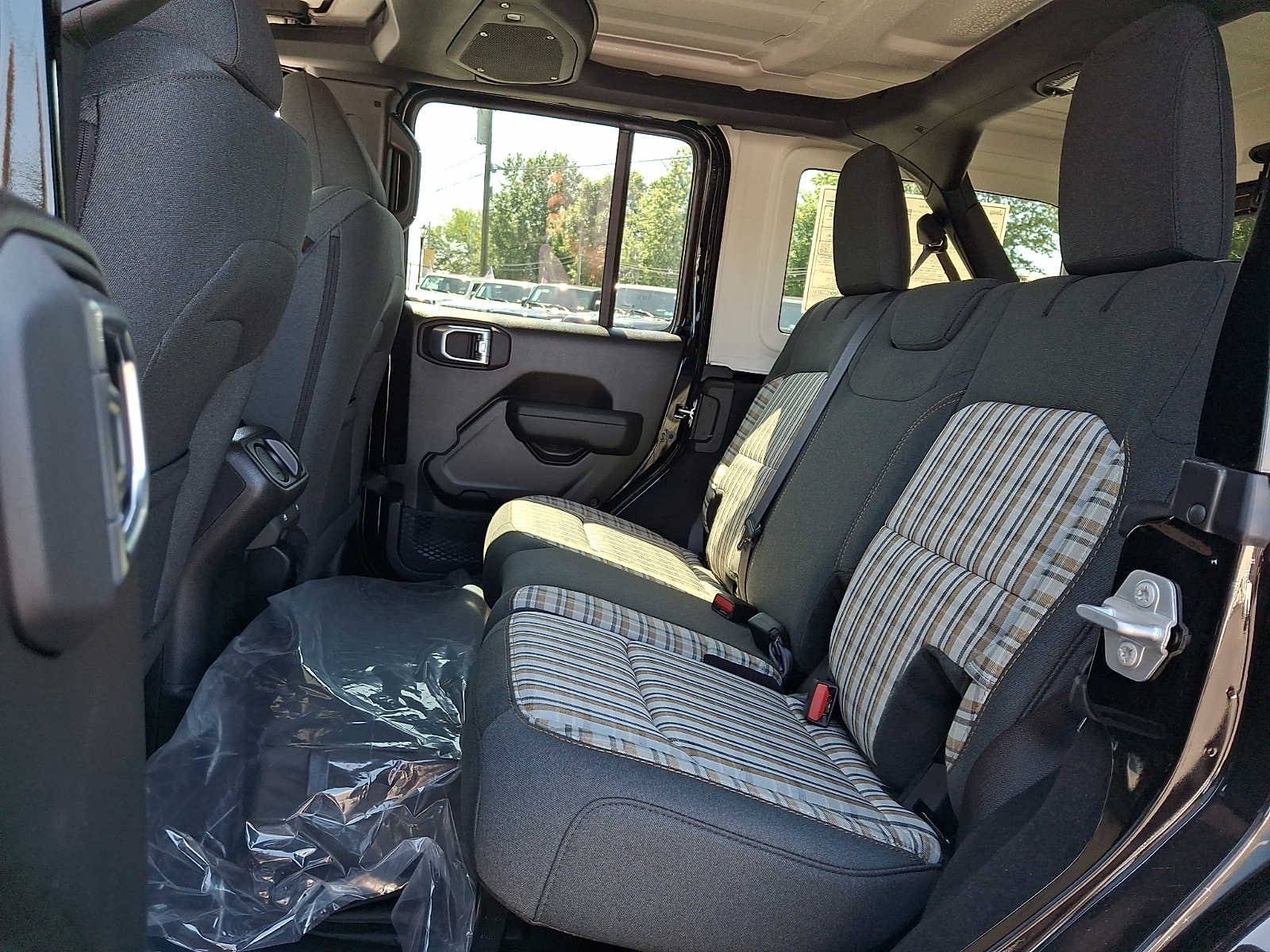 New 2026 Black Clear-Coat Exterior Paint Jeep 85th Anniversary image 6
