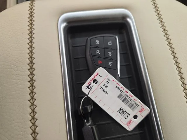 Used 2022 Onyx Black GMC Denali image 33