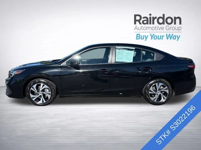 Used 2025 Crystal Black Silica Subaru Premium image 4