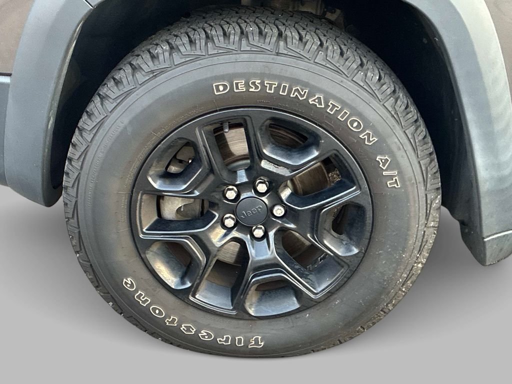 Used 2019 Gray Jeep Trailhawk image 20