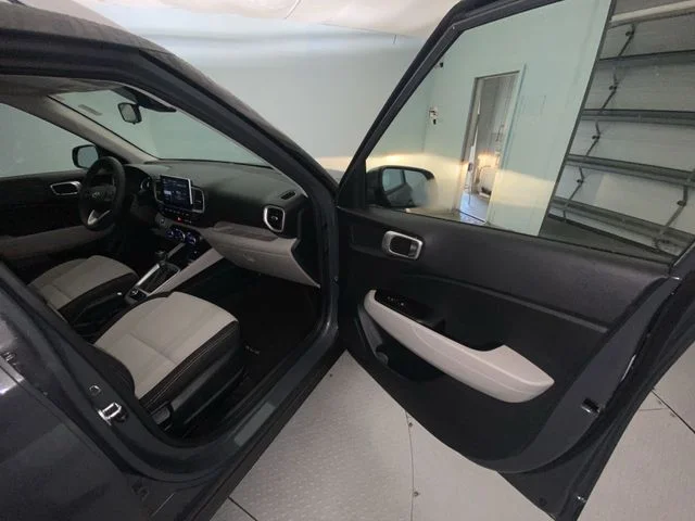 Used 2024 Gray Hyundai SEL image 24