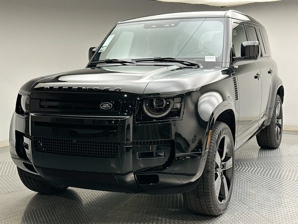 New 2026 Santorini Black Metallic Land Rover X-Dynamic SE image 1