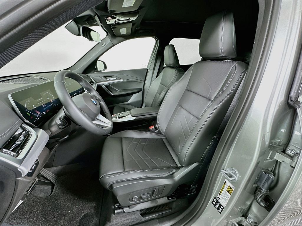 New 2027 Space Silver Metallic BMW xDrive28i image 16