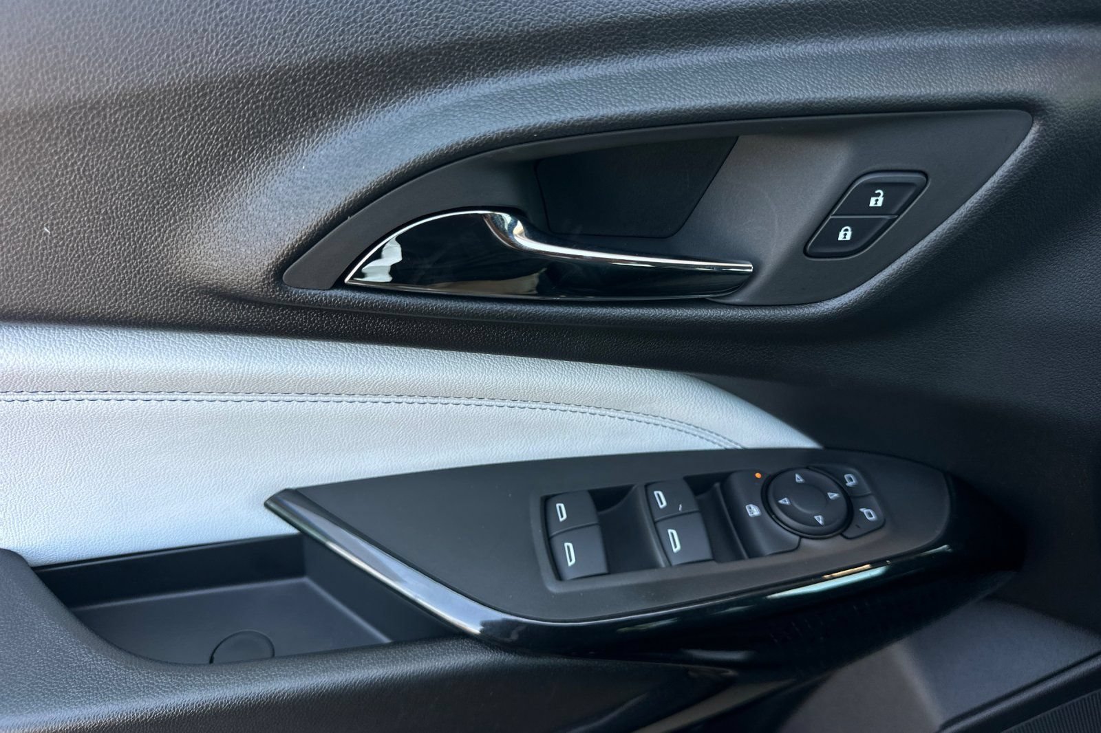 2026 Chevrolet Trax LT - Photo 11