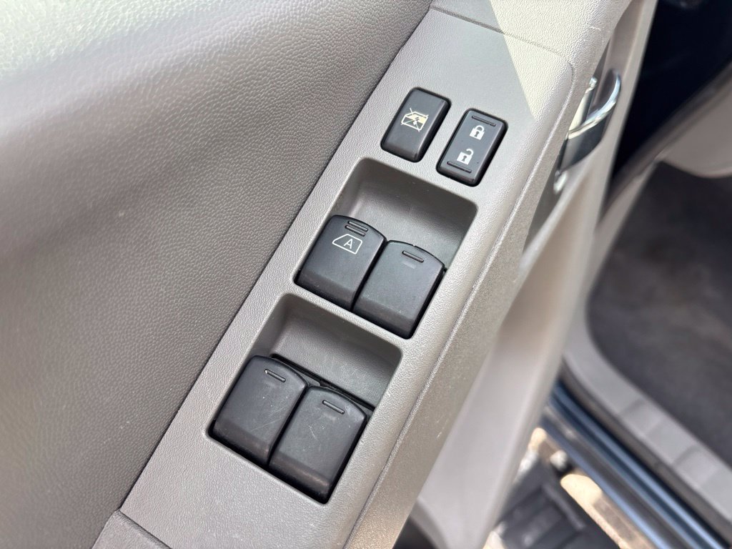 Used 2019 Blue Nissan SV image 16