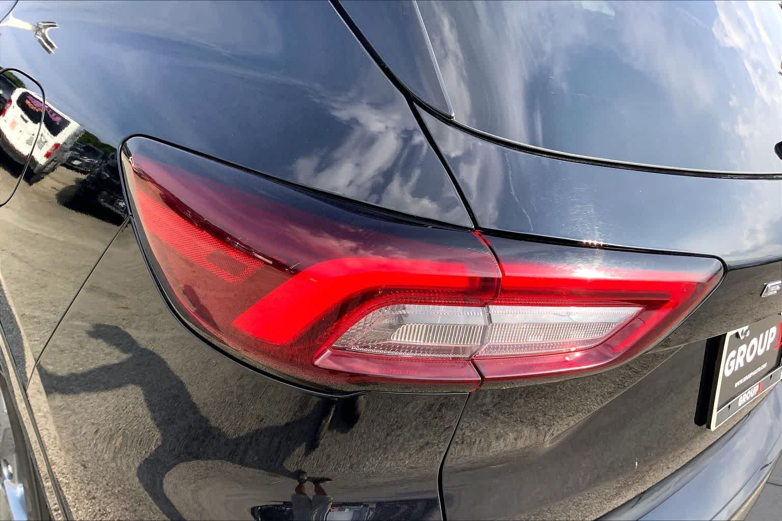 Used 2024 Agate Black Metallic Ford ST-Line image 27