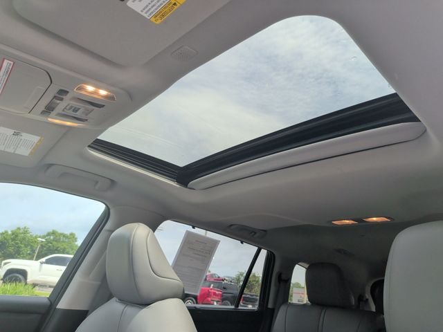 Used 2022 Black Toyota XLE image 28