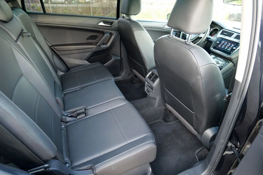 Used 2019 Platinum Gray Metallic Volkswagen 2.0T SE image 29