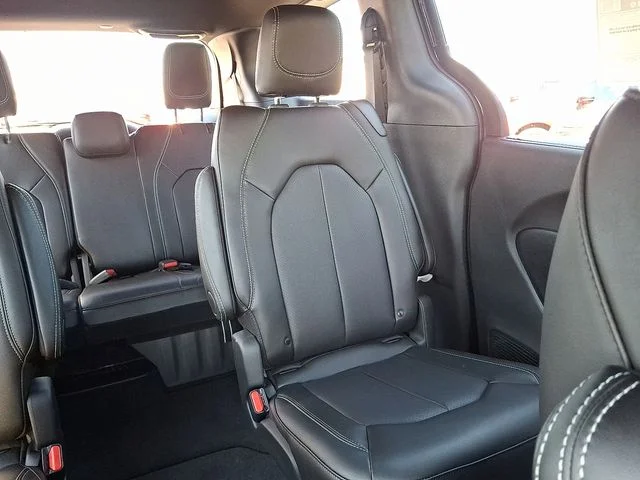 2026 Chrysler Voyager LX - Photo 14