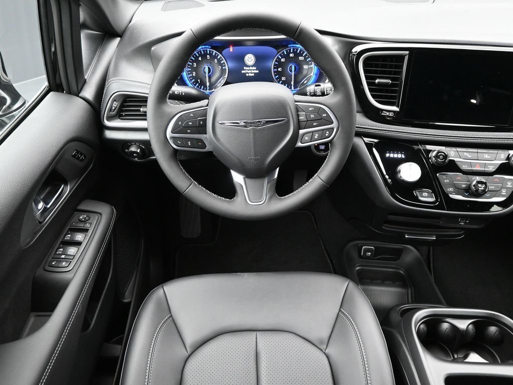 2026 Chrysler Pacifica Select - Photo 15