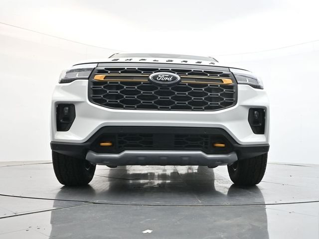 New 2026 Star White Metallic Tri-Coat Ford Tremor® image 44