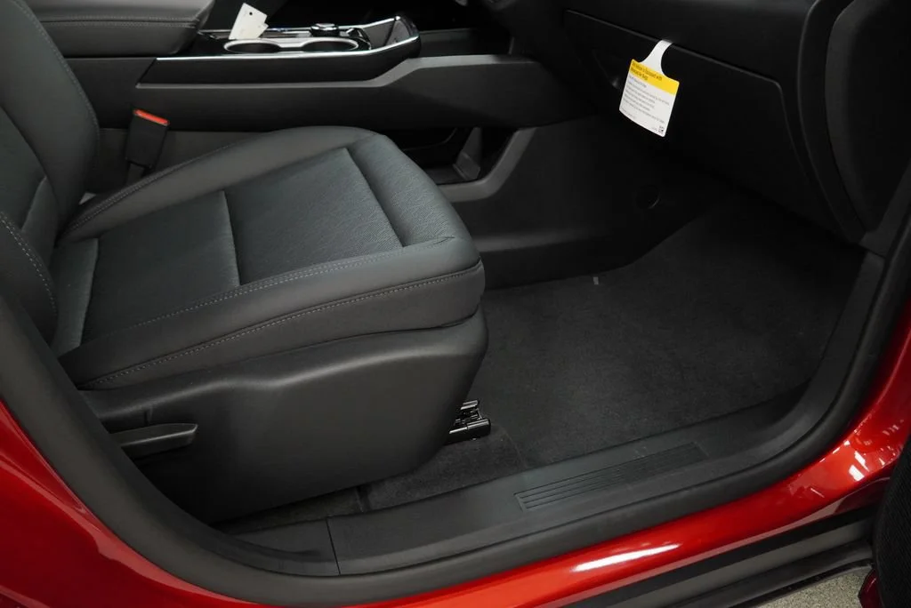 2027 Chevrolet Equinox LT - Photo 29