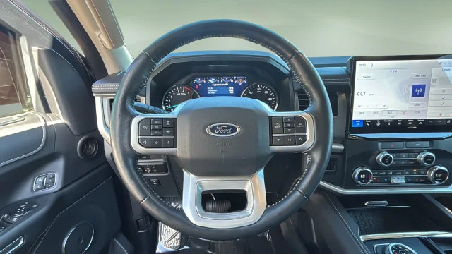 Used 2022  Ford XLT image 12