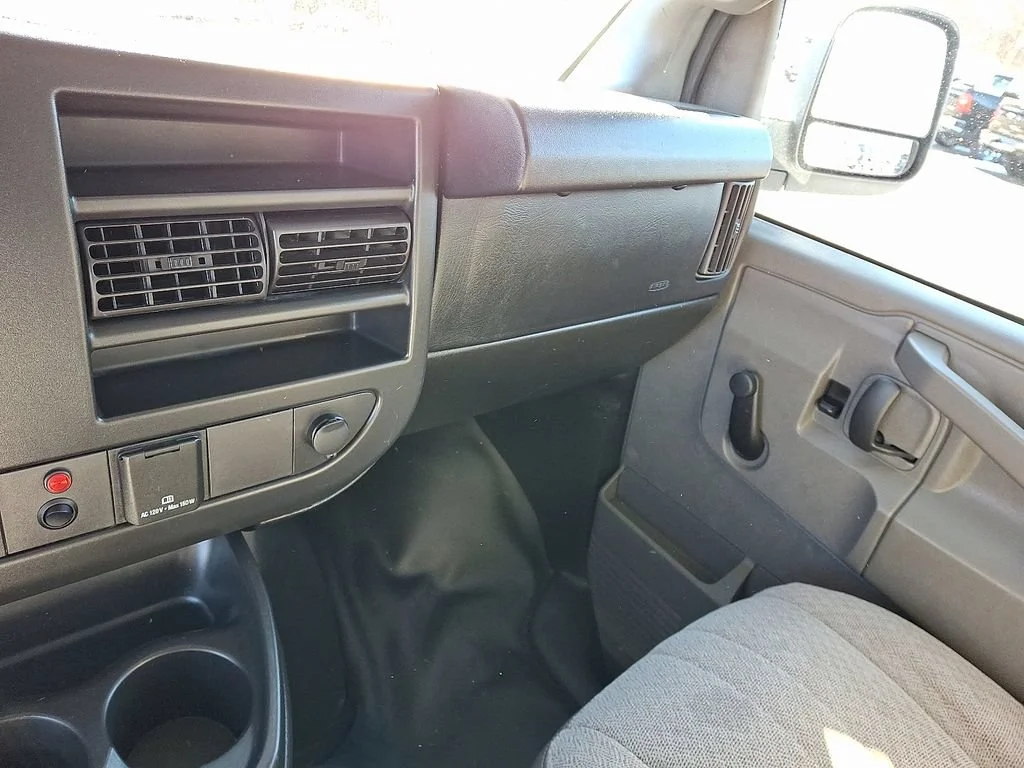 Used 2023 Summit White Chevrolet Work Van image 15
