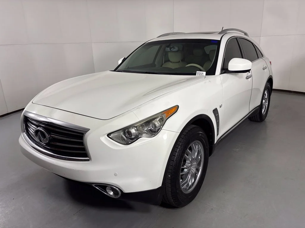 Used 2014 White INFINITI Base image 4