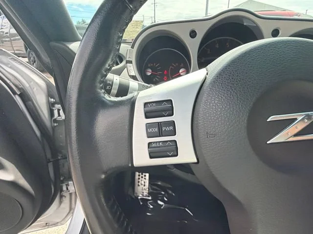 Used 2007 Silver Alloy Metallic Nissan Touring image 16