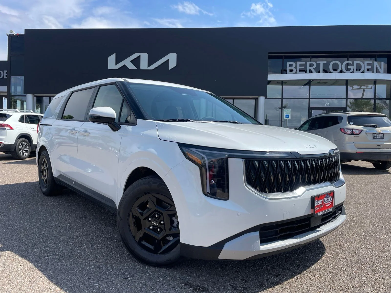 New 2027 White Kia LXS image 1