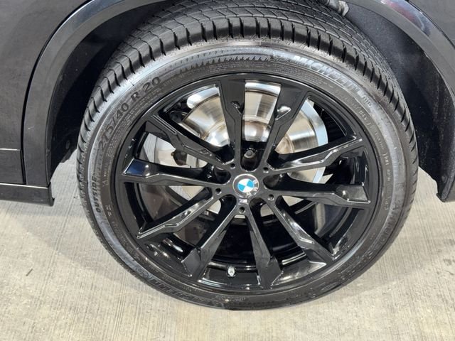 Used 2023 Black Sapphire Metallic BMW sDrive30i image 36
