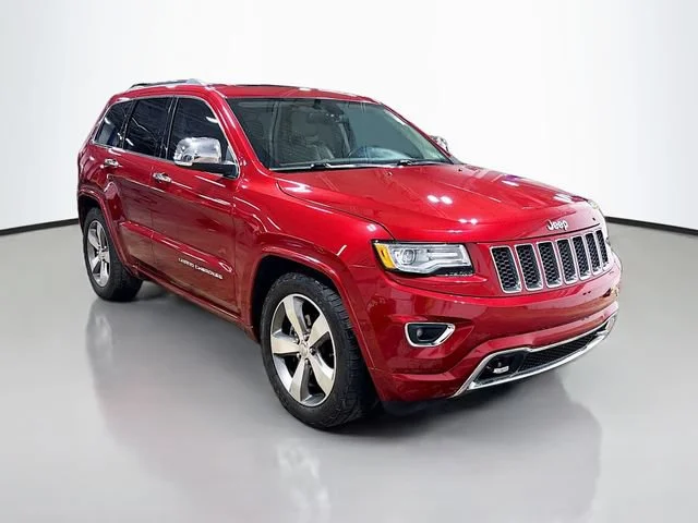 Used 2015  Jeep Overland image 3