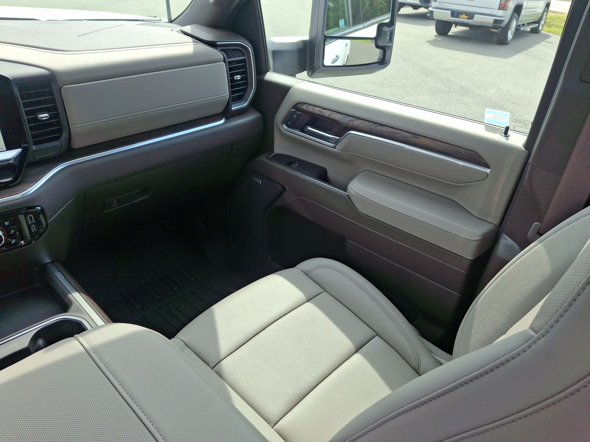2025 GMC Sierra 2500HD SLT - Photo 36