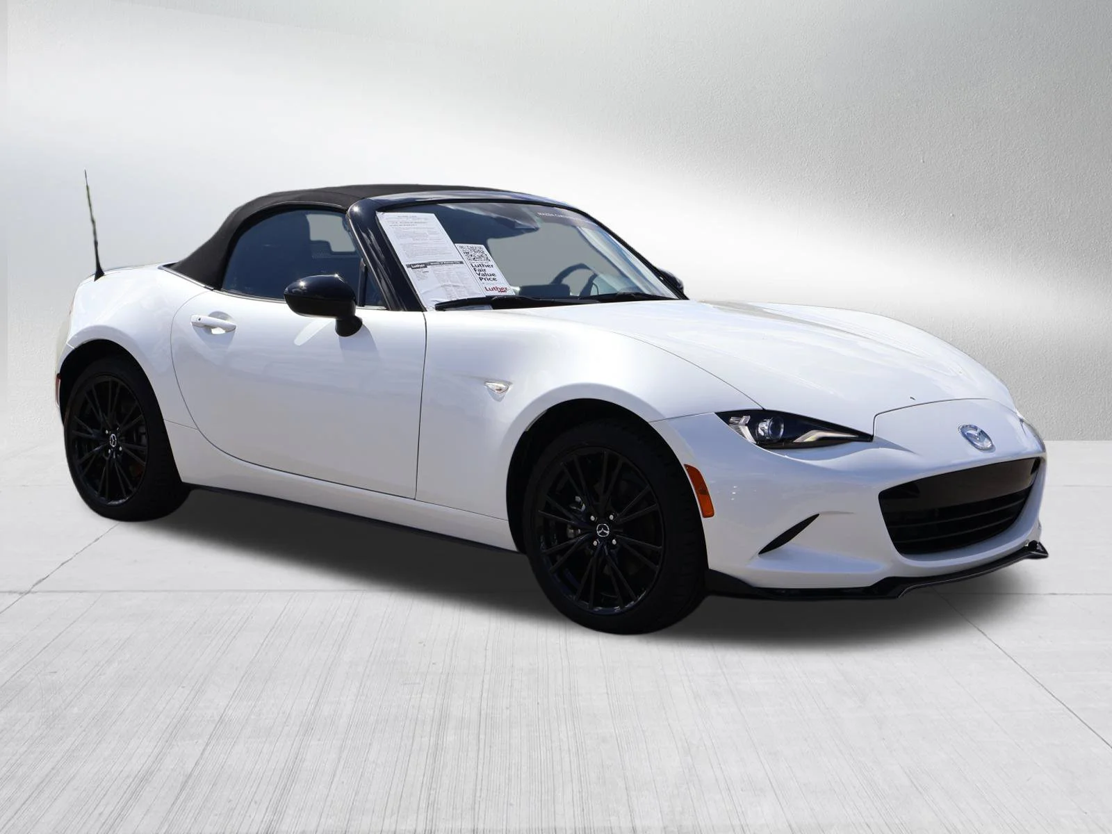 Certified Used 2025 Snowflake White Pearl Mica Mazda Club image 1