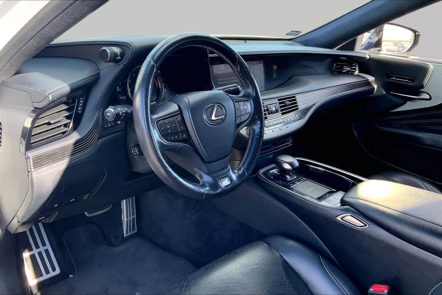 Used 2018 Ultra White Lexus  image 15