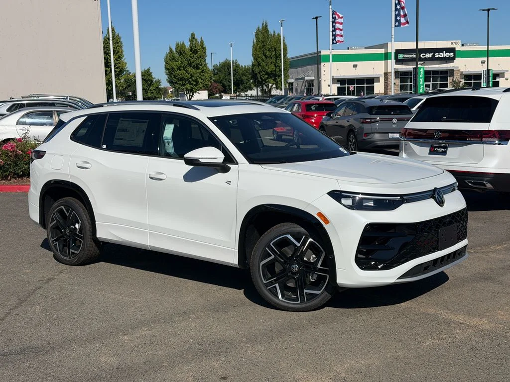 New 2026 Opal White Pearl Volkswagen 2.0T SEL R-Line Turbo image 3